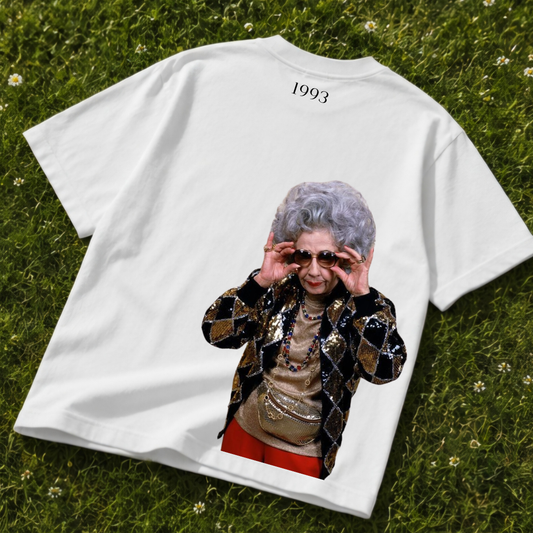 Playera Oversize. The Nanny Yetta. Glory Of Memories.TV